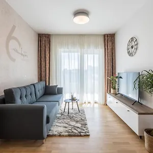 Apartment 6 Islands - & Business - Free Garage Parking, Split